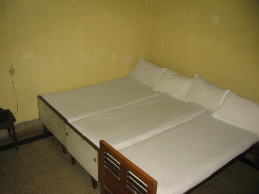 Vasantha Lodge Purasawalkam Chennai Room photo