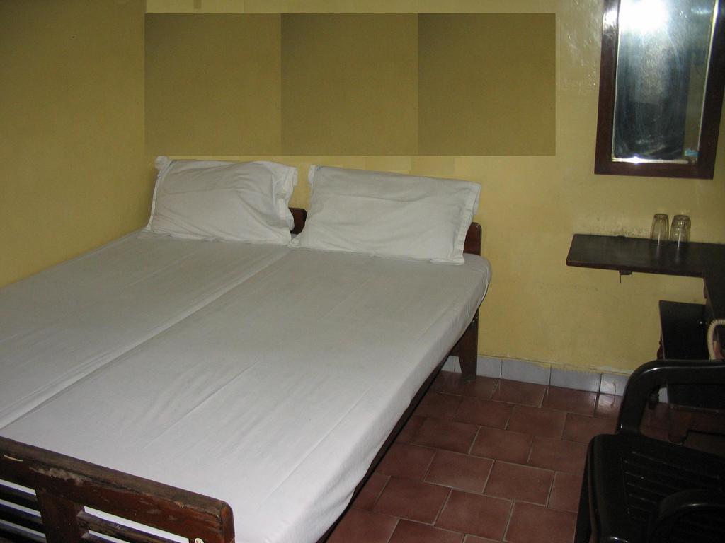Vasantha Lodge Purasawalkam Chennai Room photo